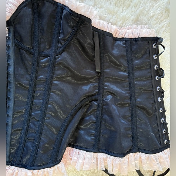 RARE Victoria's Secret Sexy Little Things Black Satin Pink Ruffle Corset Medium - Picture 5 of 6
